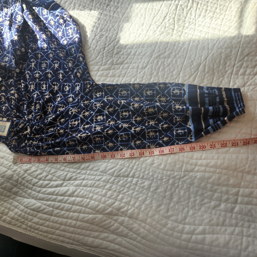 Chic Blue Patterned Blouse - image 8